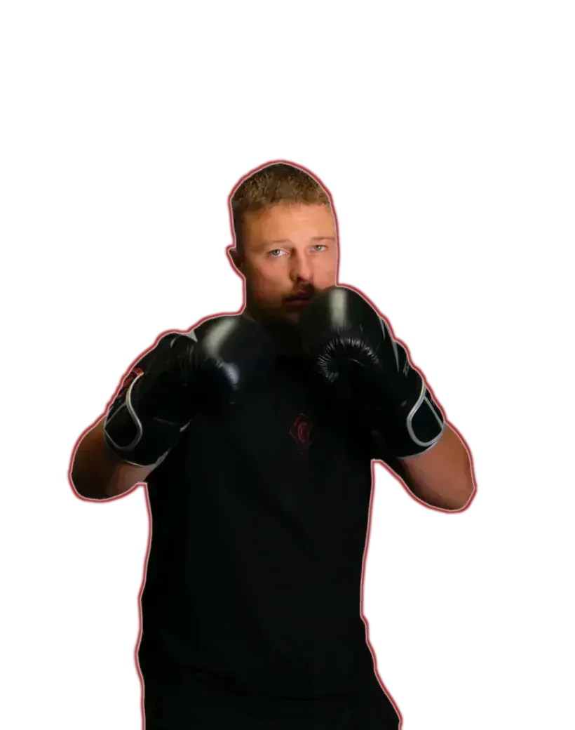 Tom Gevers haalt uit tijdens een training